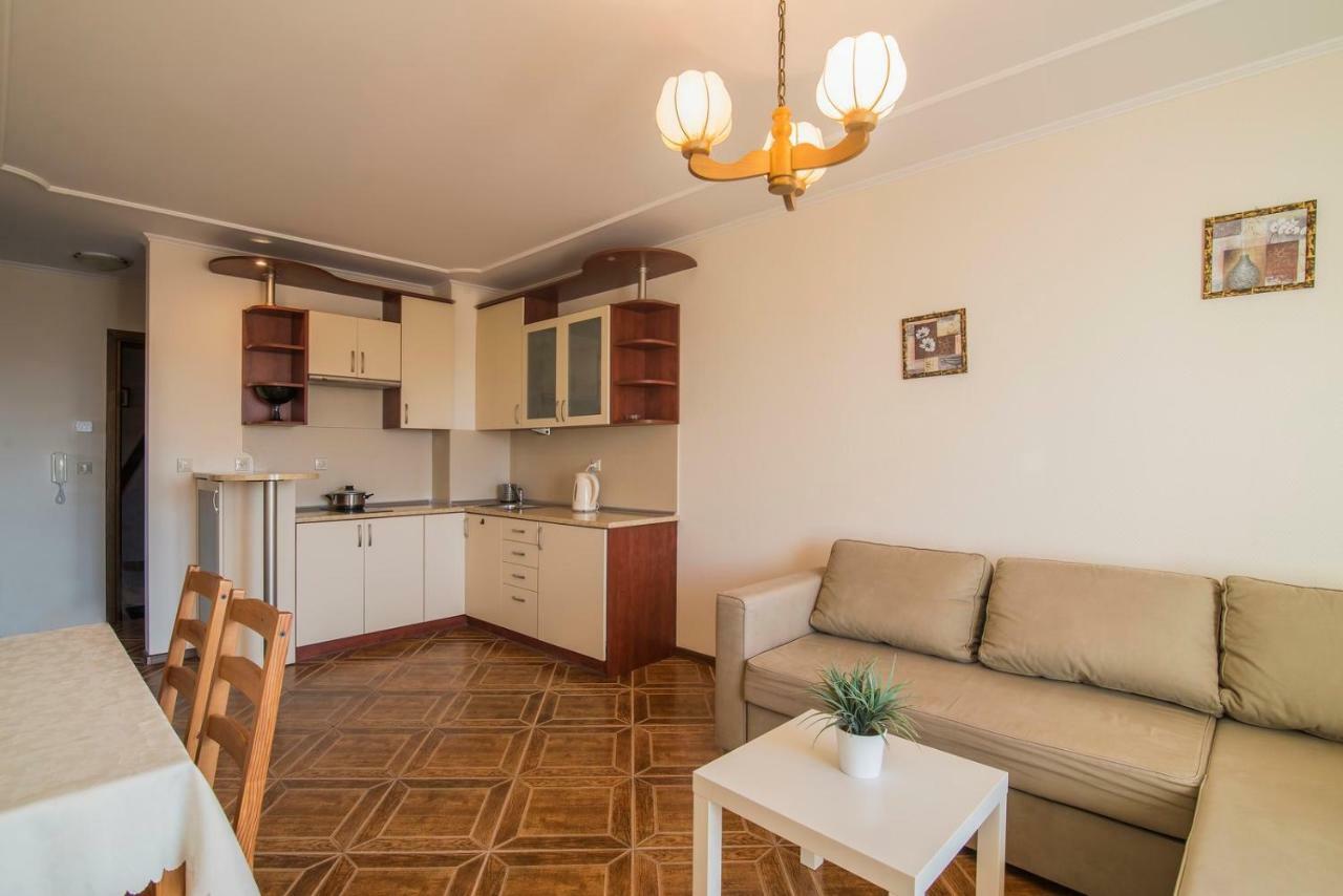 Pionow Rodzinne Apartamenty Urocza 10 Криниця-Морська Екстер'єр фото