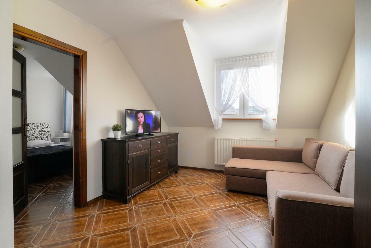 Pionow Rodzinne Apartamenty Urocza 10 Криниця-Морська Екстер'єр фото