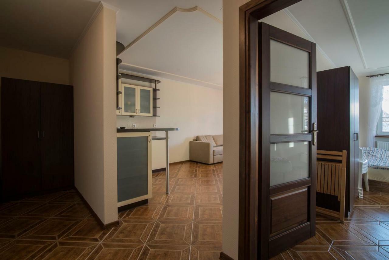 Pionow Rodzinne Apartamenty Urocza 10 Криниця-Морська Екстер'єр фото