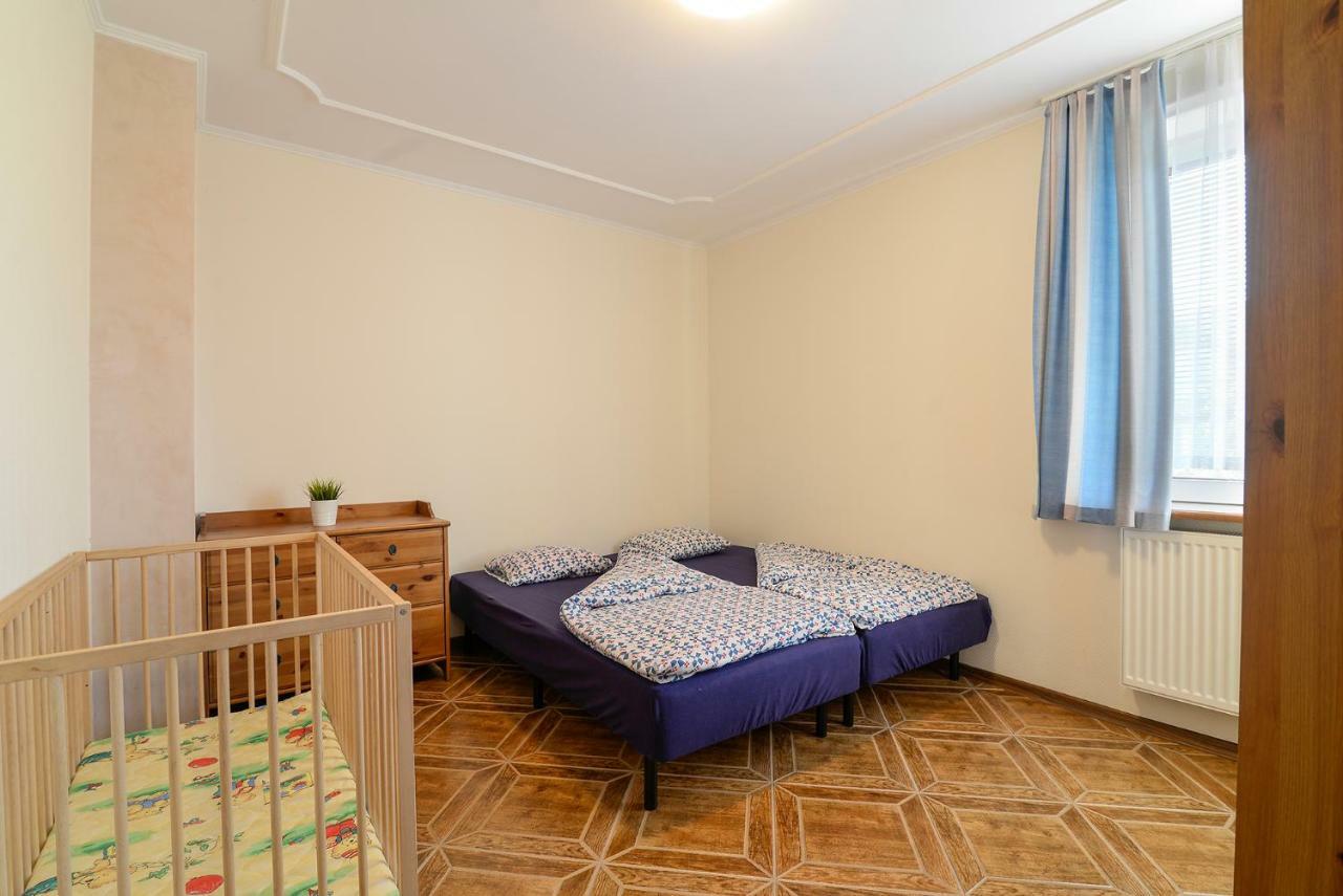 Pionow Rodzinne Apartamenty Urocza 10 Криниця-Морська Екстер'єр фото