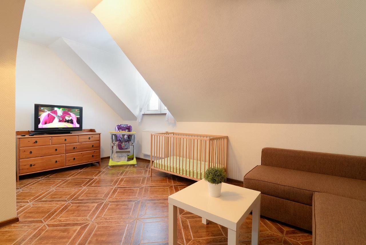 Pionow Rodzinne Apartamenty Urocza 10 Криниця-Морська Екстер'єр фото