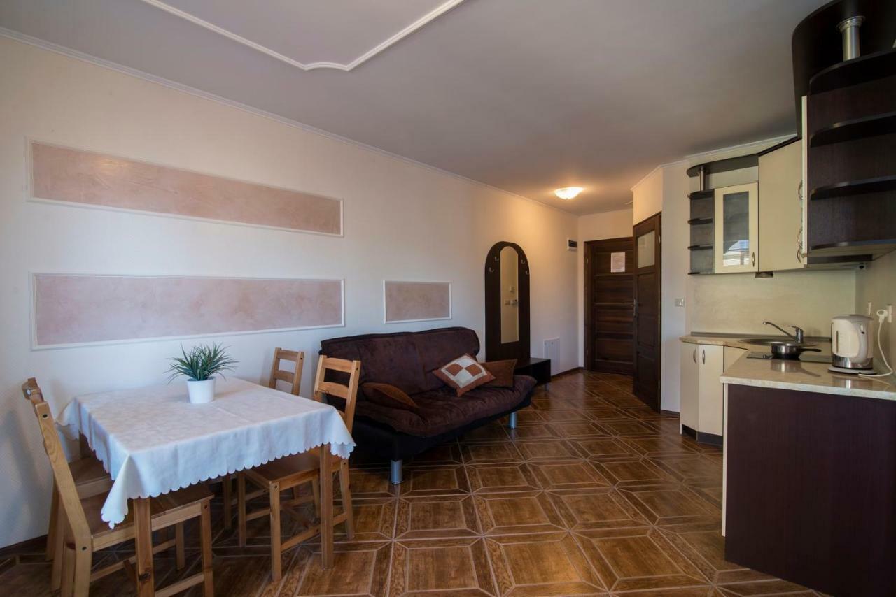 Pionow Rodzinne Apartamenty Urocza 10 Криниця-Морська Екстер'єр фото