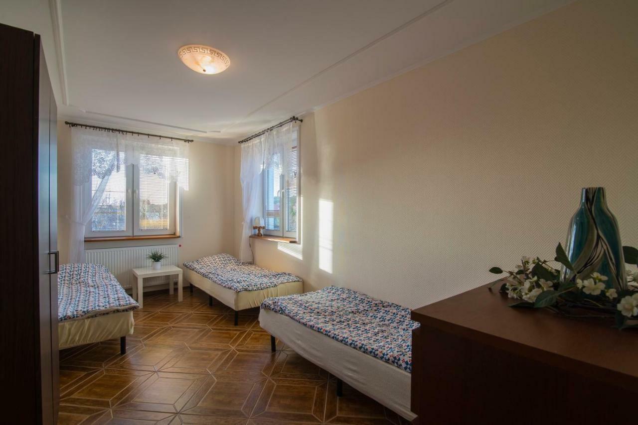 Pionow Rodzinne Apartamenty Urocza 10 Криниця-Морська Екстер'єр фото