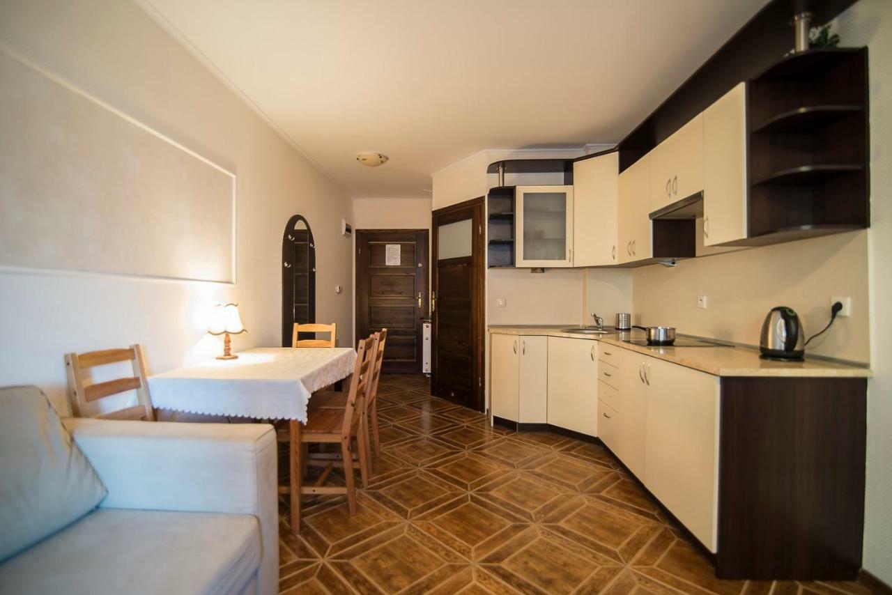 Pionow Rodzinne Apartamenty Urocza 10 Криниця-Морська Екстер'єр фото